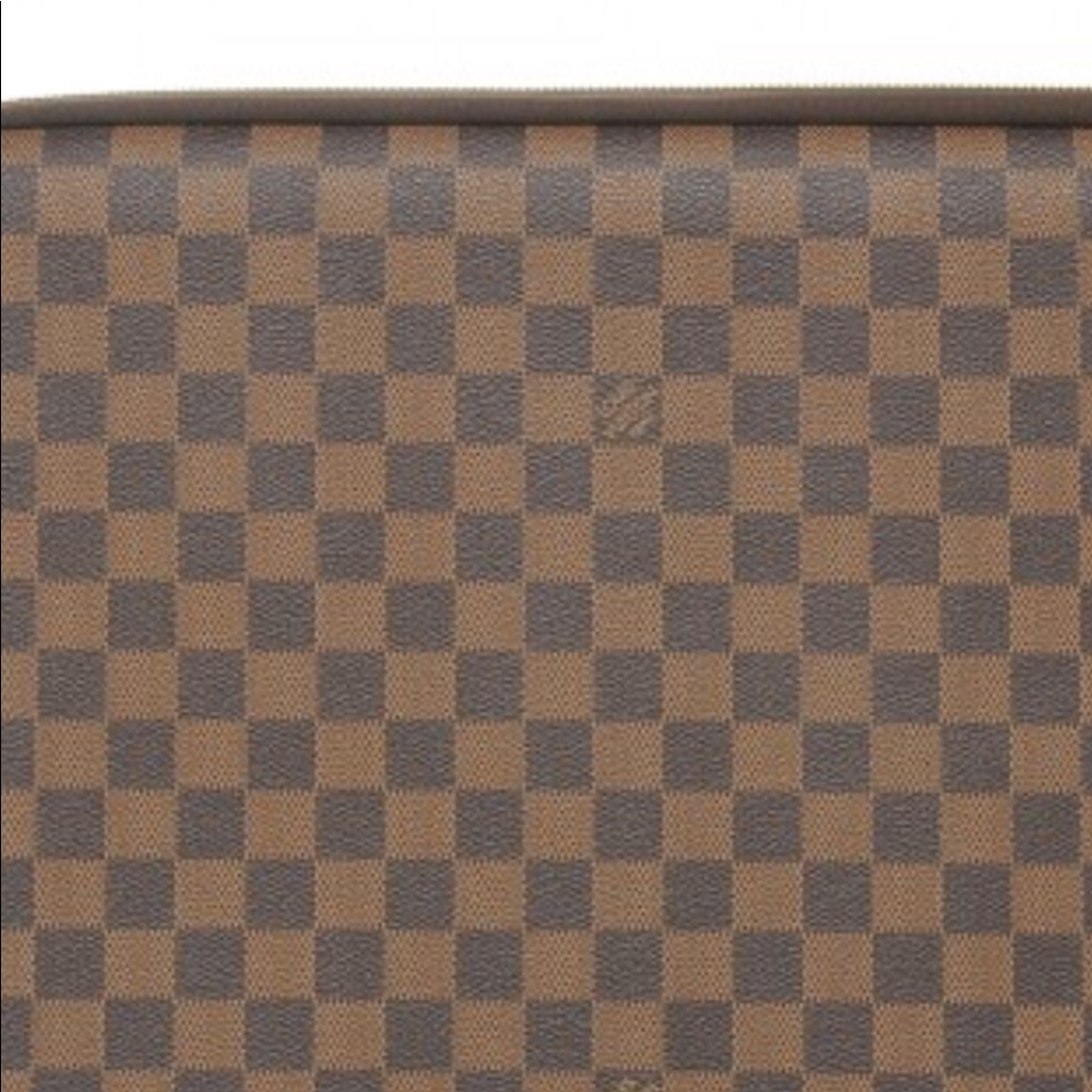 LOUIS VUITTON Damier Ebene 15 in Laptop Sleeve